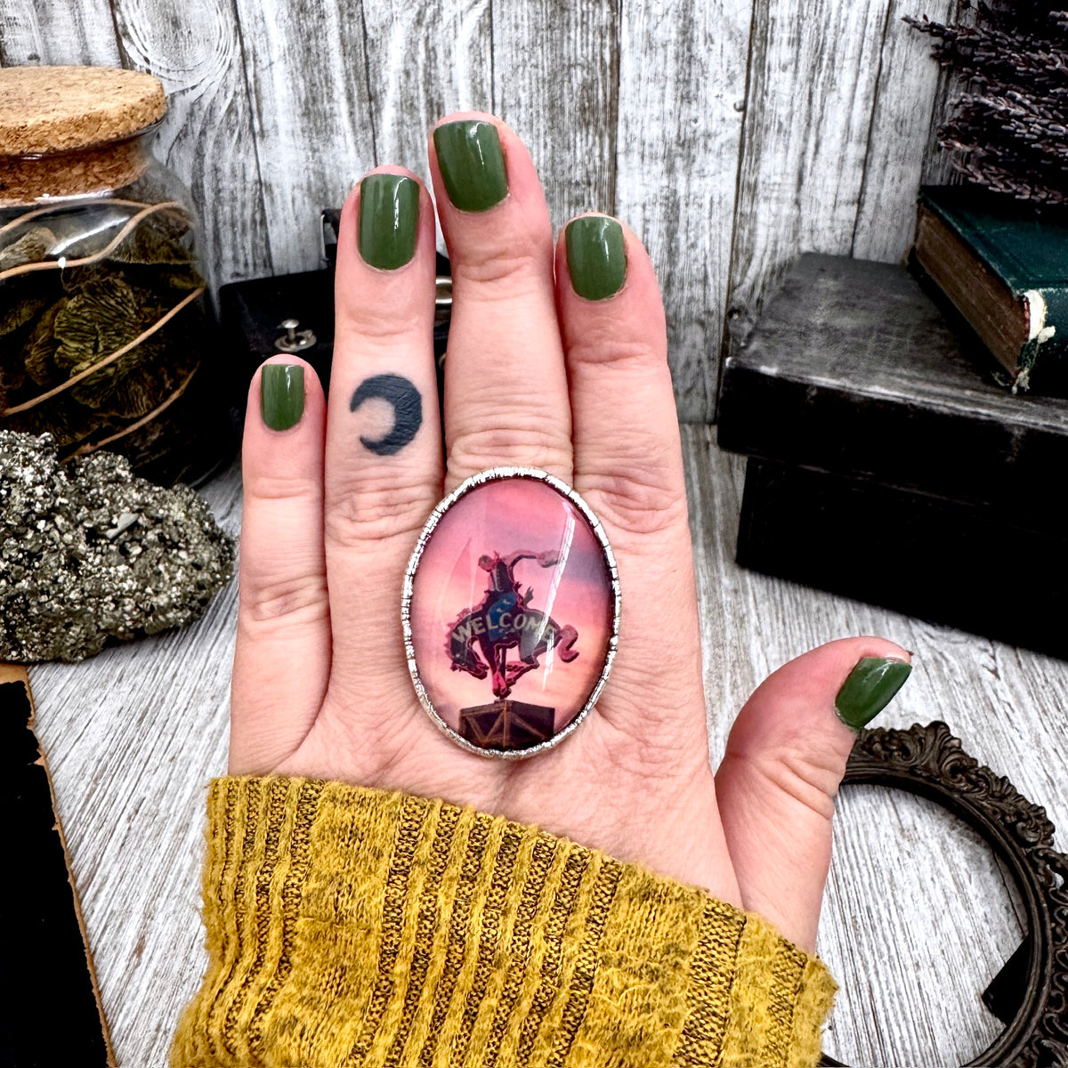 FOXLARK silver cowboy road sign sunset ring, size 9, one of a kind, featuring detailed road to nowhere design.