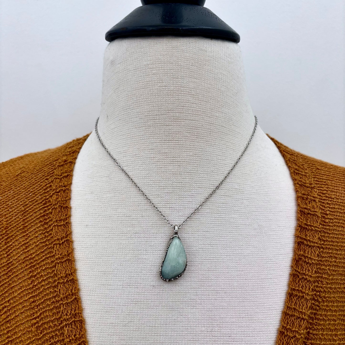 Dainty Pebble Necklace in Aquamarine, Clear Quartz or Black Onyx in Silver/ Foxlark Collection